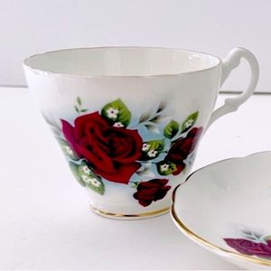 Royal Ascot bone china vintage Made in England Red Roses tea cup